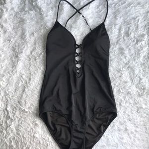 Black fullpiece bathing suit